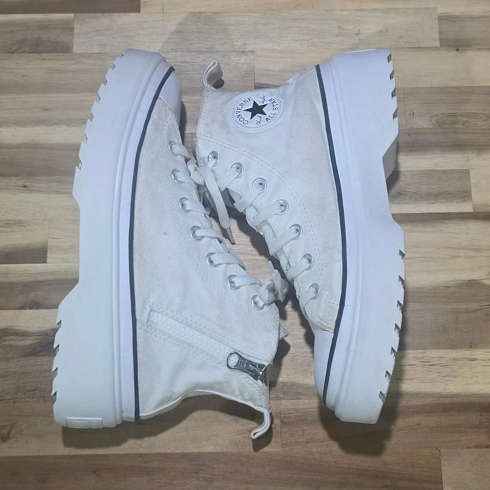 Converse Chuck Taylor All Star Lugged Lift A03012C Kids 6 White Platform‎